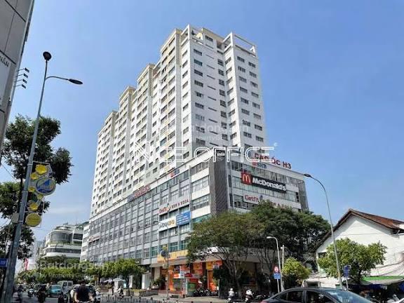 Bán căn hộ chung cư H3 đường Hoàng Diệu P6 Q. 4. DT 72m2 2PN WC. lầu cao view đẹp thoáng mát