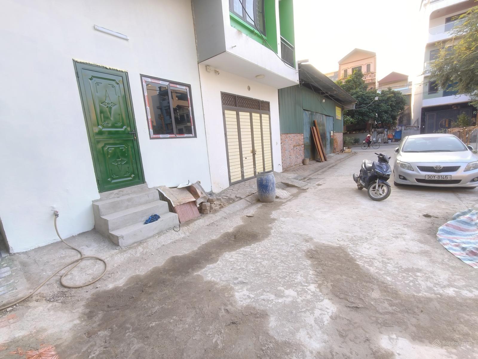 Bán gấp đất Yên Lũng, An Khánh; DT 60m2. Mt 4,2m. Ba bước ra đường ô tô tránh. Xây ở, căn hộ đỉnh