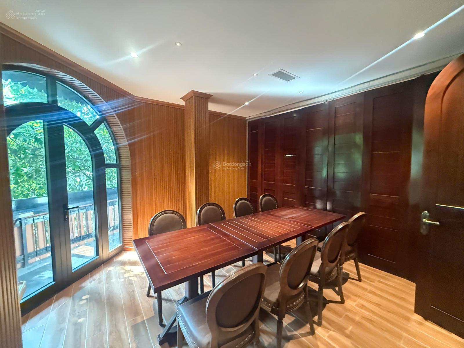 Siêu phẩm duy nhất LK319 Hồng Tiến: DT 161M2, Măt tiền 10M, 6 Tầng Thang máy, Lô góc, dòng tiền.