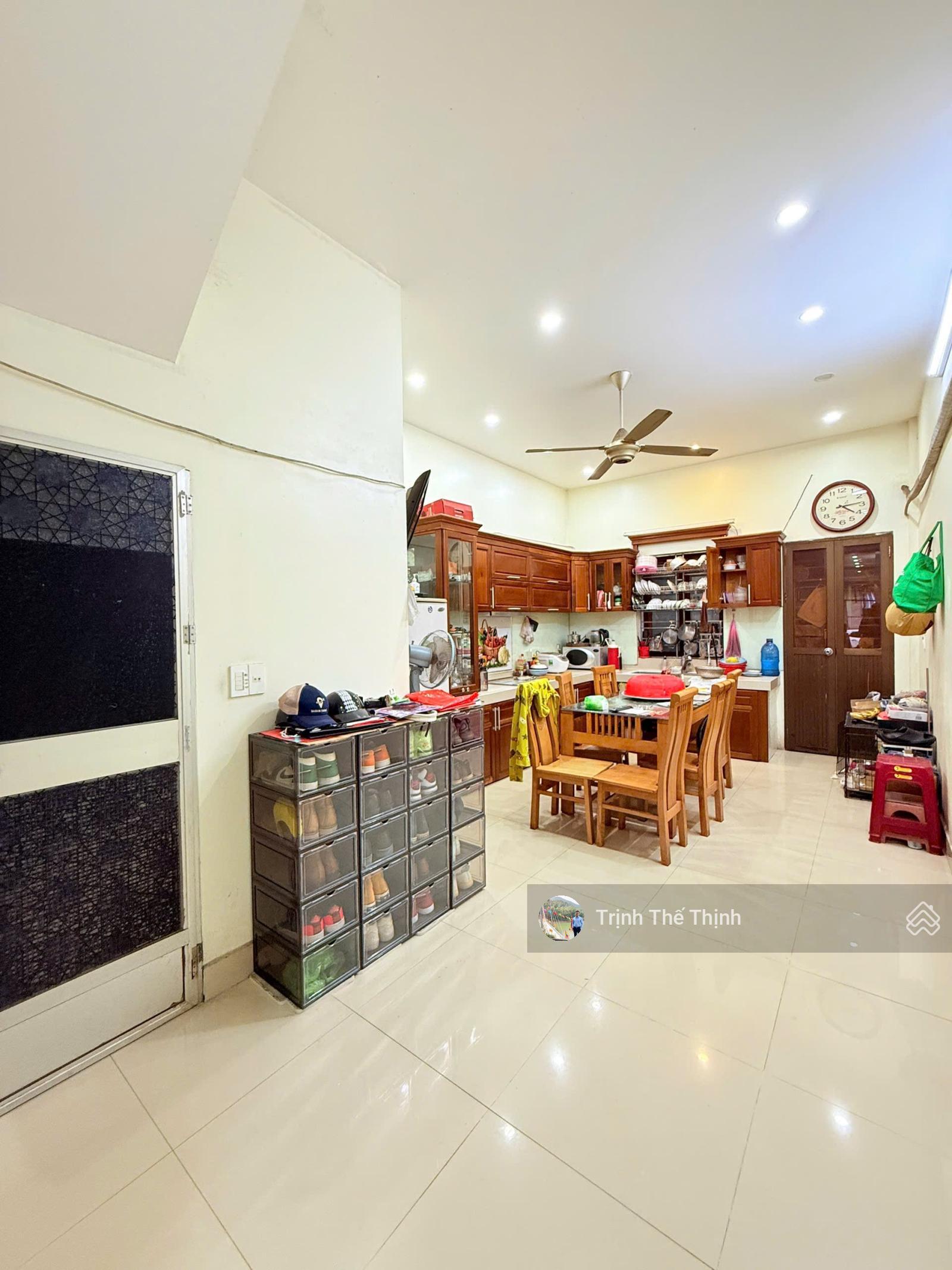 Bán nhà dân xây thang máy mặt đường Chùa Hàng