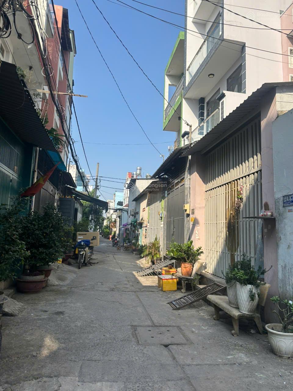 Bán nhà 3 tầng kiên cố hẻm ô tô 1 sẹc ngã tư 4 xã, 84m2, giá chỉ hơn 60tr/m2