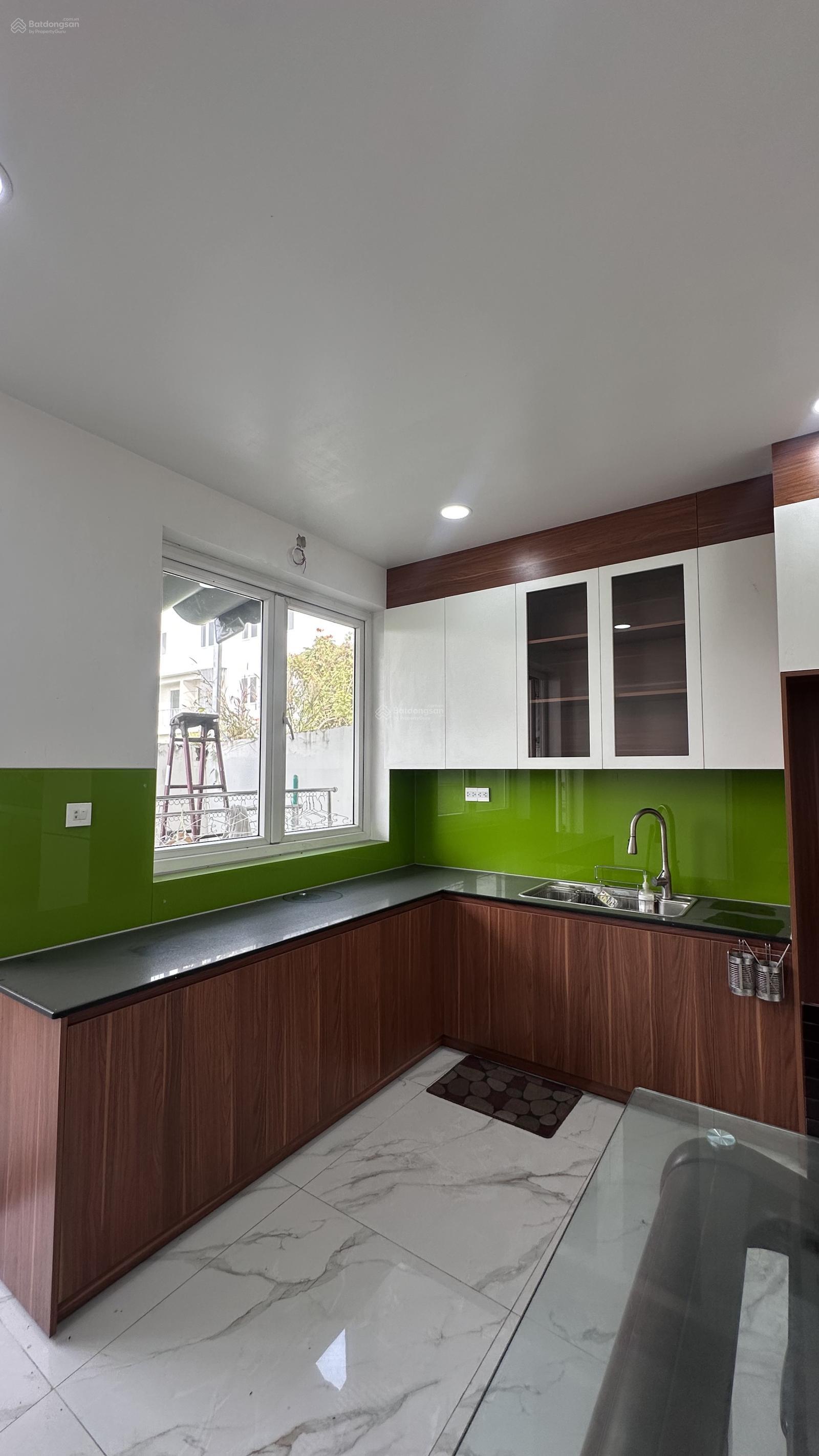 Cho thuê BT 3PN, 3 tầng, 90m2, giá 12 triệu, tại Dragon Village, Phú Hữu, Q9, HCM