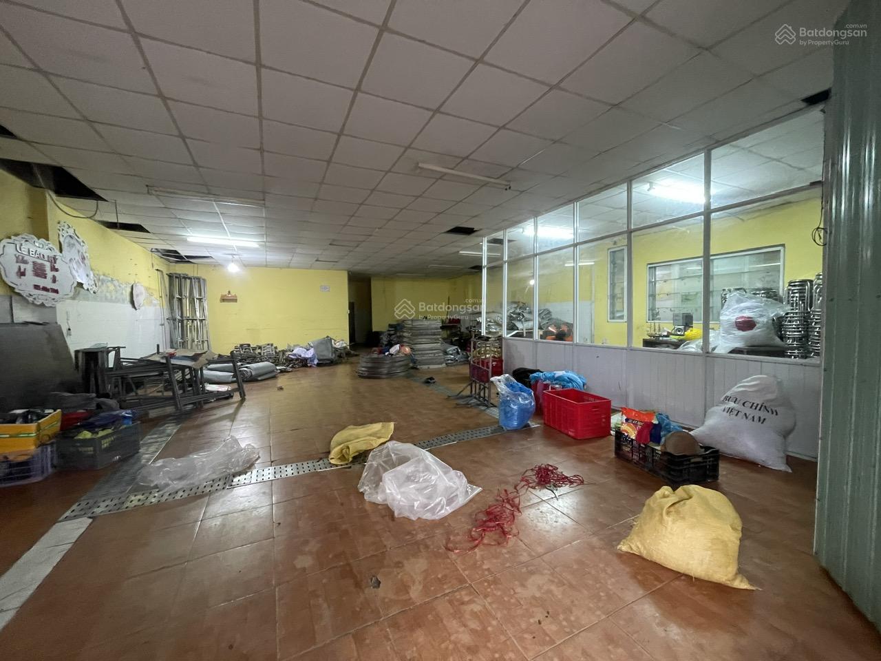 Cho thuê nhà kho mặt tiền đường Phạm Viết Chánh - Gần Lê Đại Hành, DT: 225m2 kho kiên cố, phù hợp