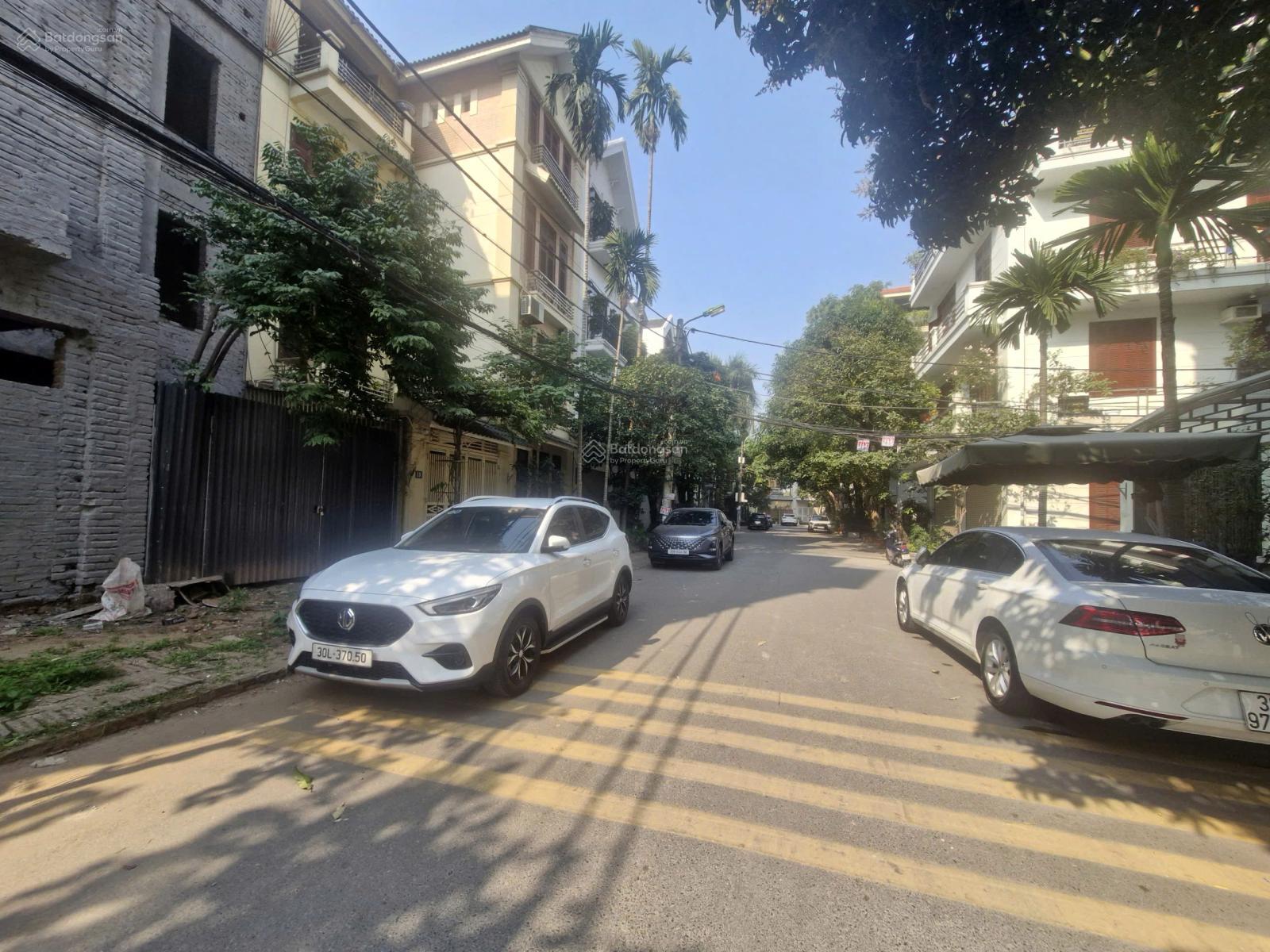 Bán nhà phố Lâm Du, Bồ Đề, 80m2, MT 8.2m, giá 30.5 tỷ, phân lô ô tô tải tránh, đắc địa gần Cầu THĐ