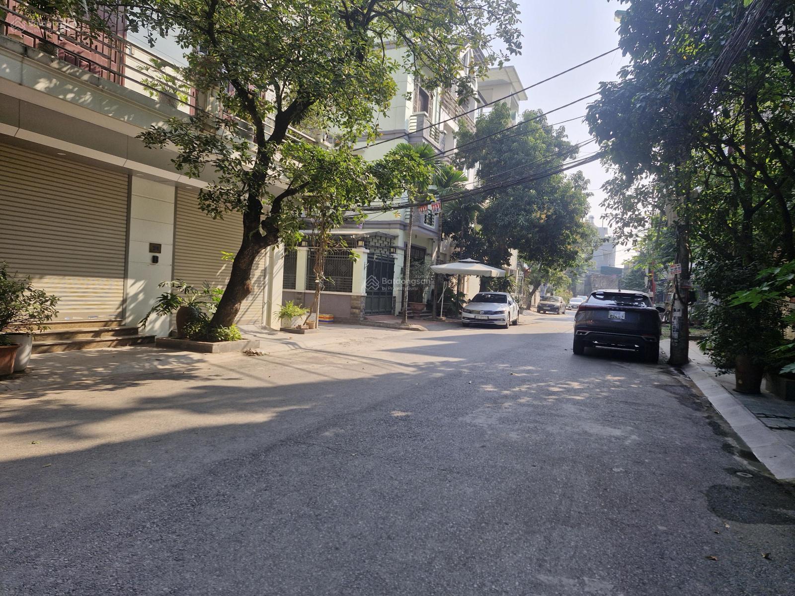 Bán nhà phố Lâm Du, Bồ Đề, 80m2, MT 8.2m, giá 30.5 tỷ, phân lô ô tô tải tránh, đắc địa gần Cầu THĐ