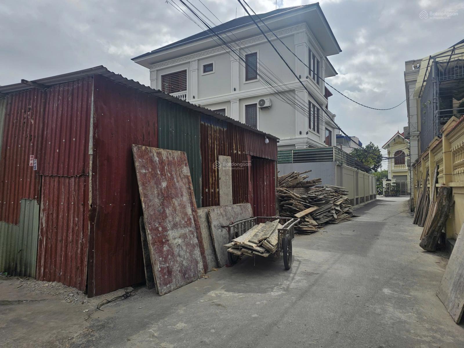 Cần bán lô đất ngõ thông từ 172 - 200 Cát Linh 90m2 giá chỉ 24tr/m2 Cần bán lô đất ngõ thông từ 172 - 200 Cát Linh 90m2 giá chỉ 24tr/m2