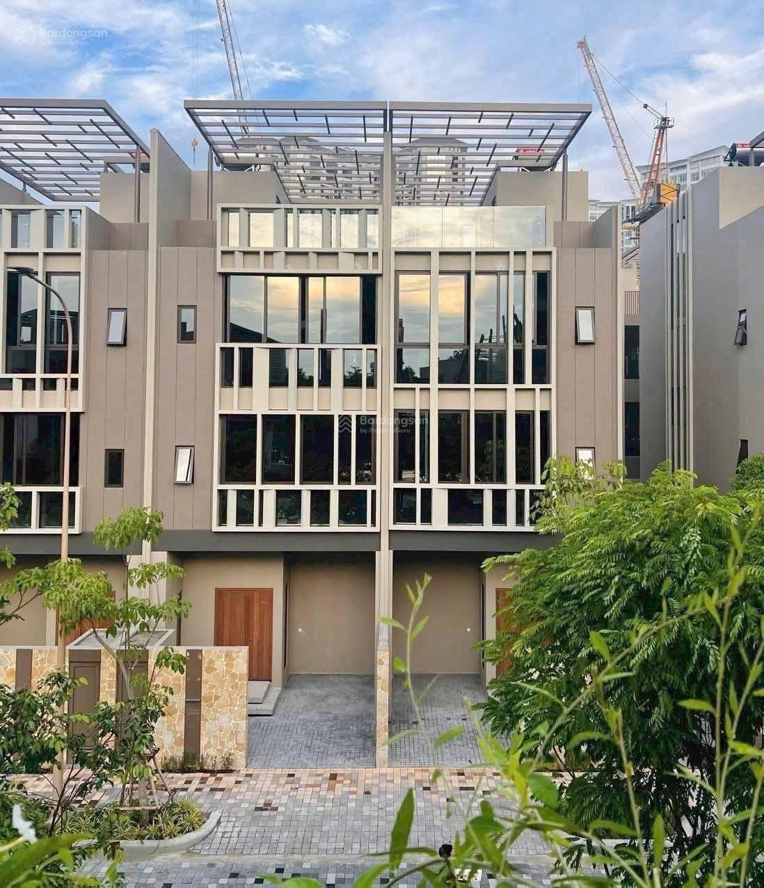 Bán nhà phố vị trí đẹp xuất sắc tại The Orchard, Trường Sa, Hòa Phú, Thủ Dầu Một. 90m2. 10 tỷ