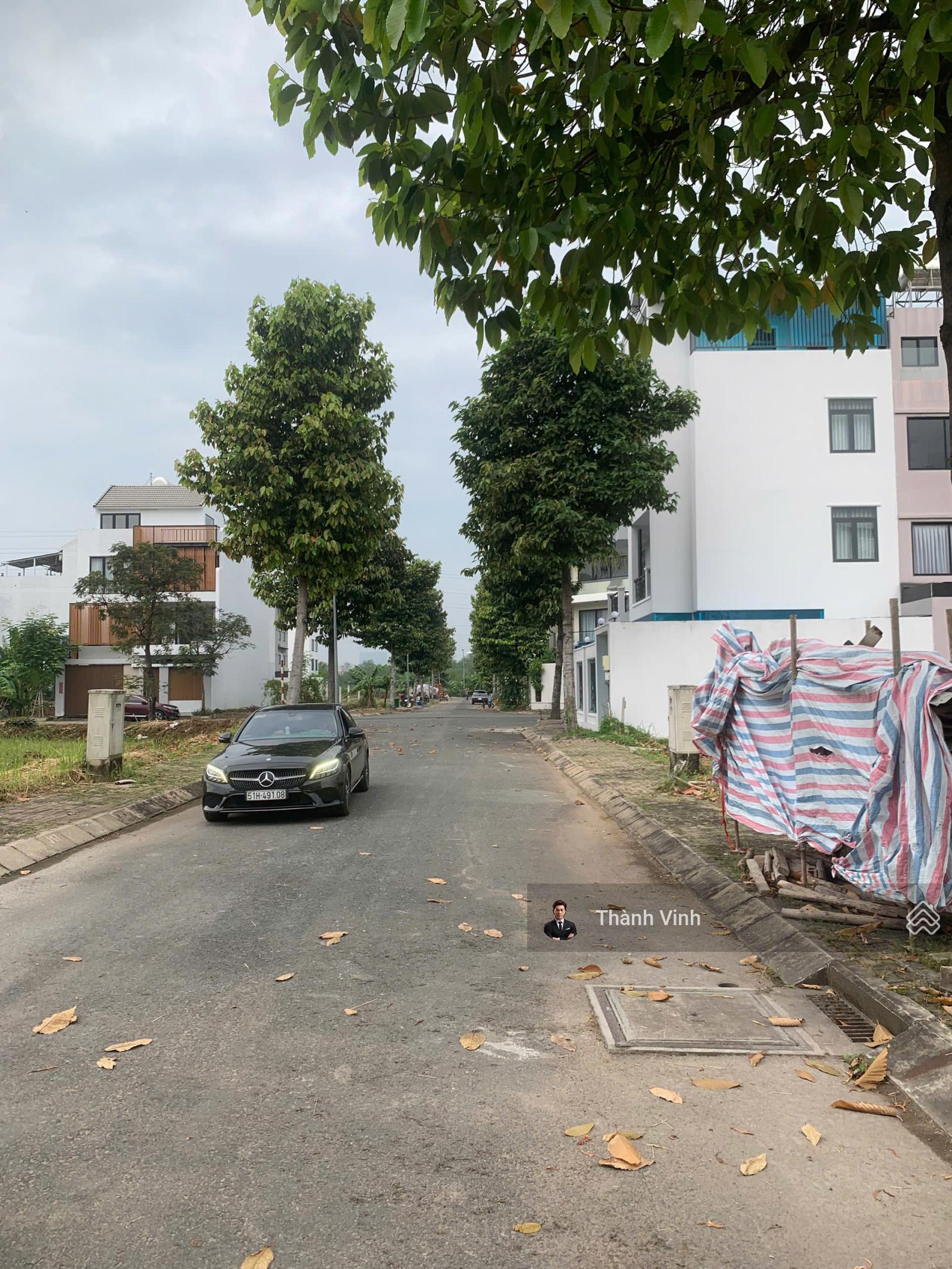 Cần bán nhanh nền đất BTSL KDC Nam Phan Quận 9,nền đẹp không vướng cột đèn,cống, giá chỉ 90tr/m2. Cần bán nhanh nền đất BTSL KDC Nam Phan Quận 9,nền đẹp không vướng cột đèn,cống, giá chỉ 90tr/m2.