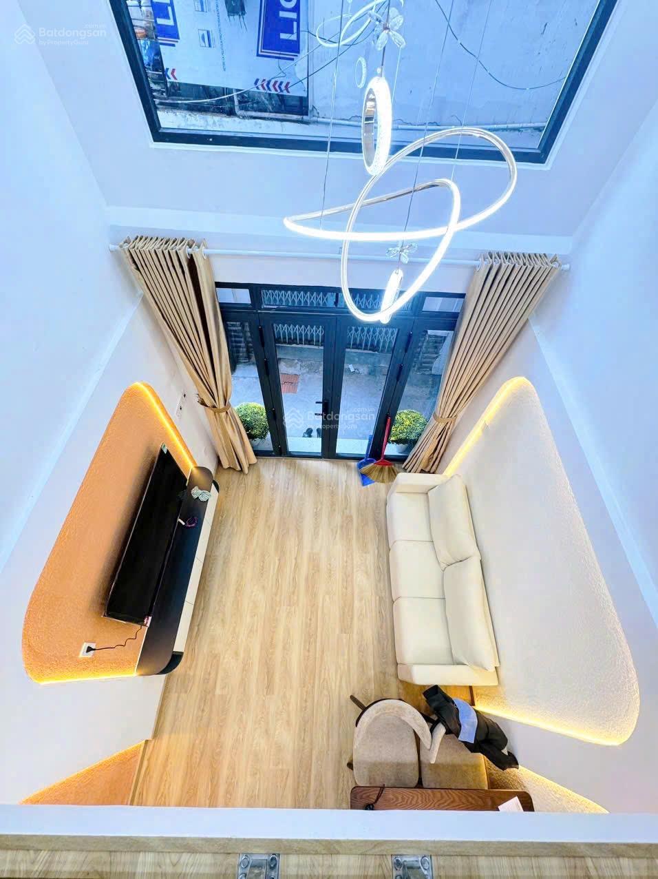 Bán nhà 3 tầng gần hàng xanh điện biên phủ khu D2 giá 5 tỷ 680 bớt lộc