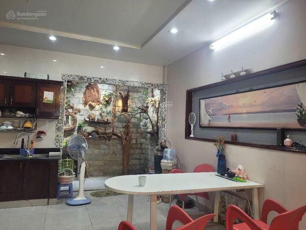 Mặt tiền kd vip - khu Tên Lửa - 4 tầng (5x20m) 6PN - đường 30m có chờ thang máy giá: 23.2 tỷ Mặt tiền kd vip - khu Tên Lửa - 4 tầng (5x20m) 6PN - đường 30m có chờ thang máy giá: 23.2 tỷ