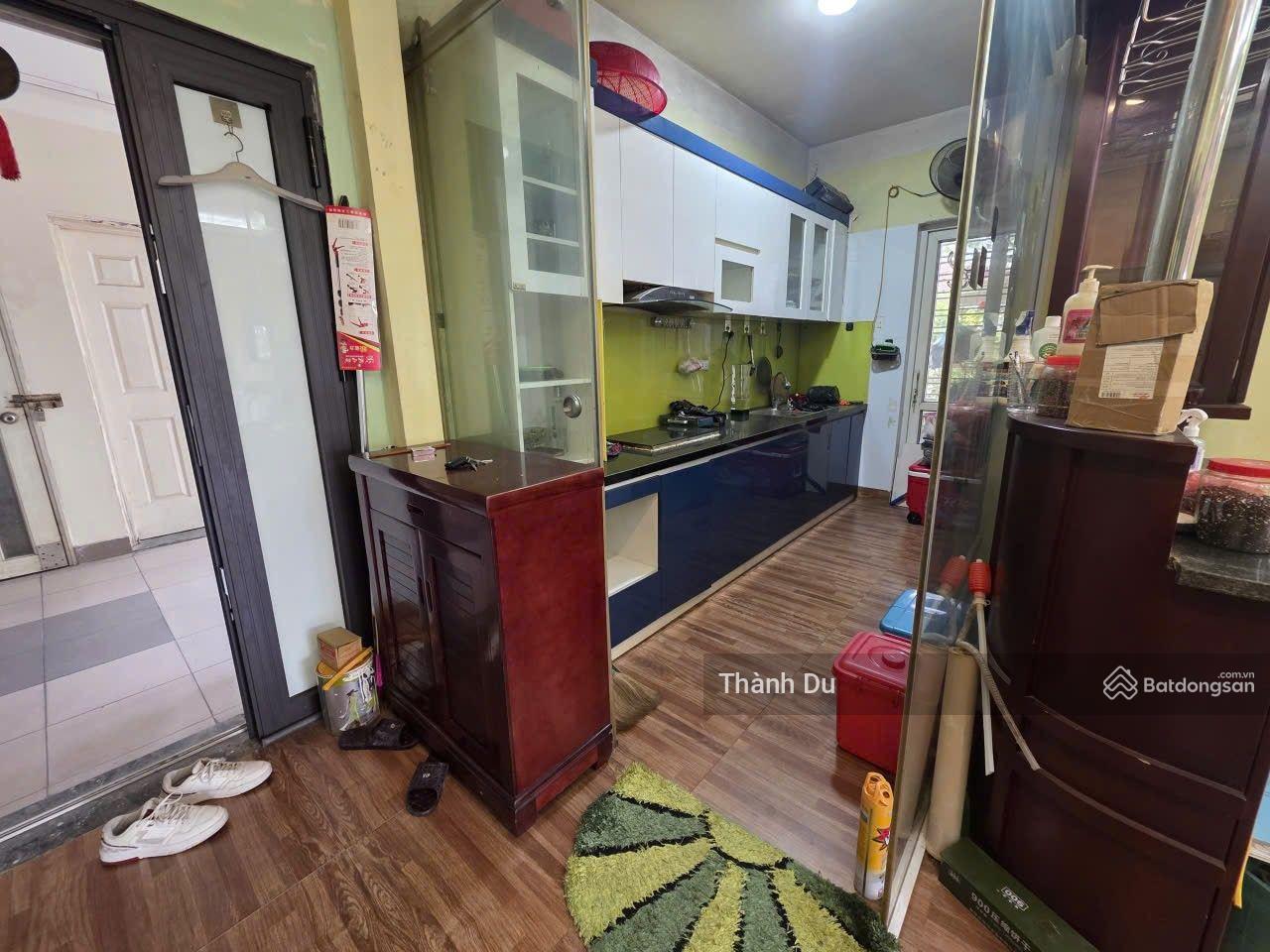 Cho thuê căn hộ chung cư Việt Hưng, Long Biên 100m2, 3 phòng ngủ giá 10 triệu Cho thuê căn hộ chung cư Việt Hưng, Long Biên 100m2, 3 phòng ngủ giá 10 triệu