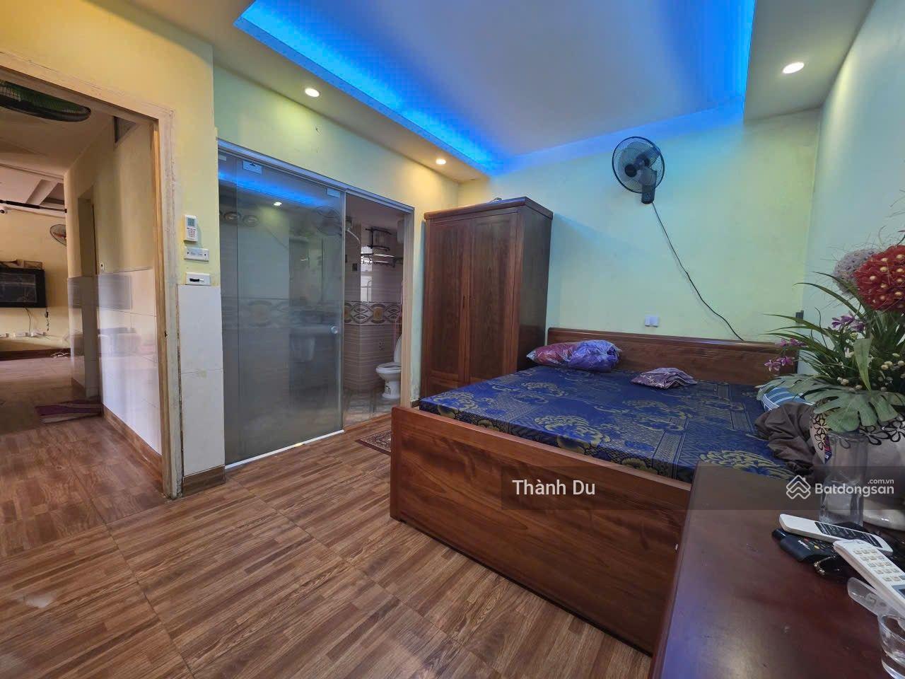 Cho thuê căn hộ chung cư Việt Hưng, Long Biên 100m2, 3 phòng ngủ giá 10 triệu Cho thuê căn hộ chung cư Việt Hưng, Long Biên 100m2, 3 phòng ngủ giá 10 triệu