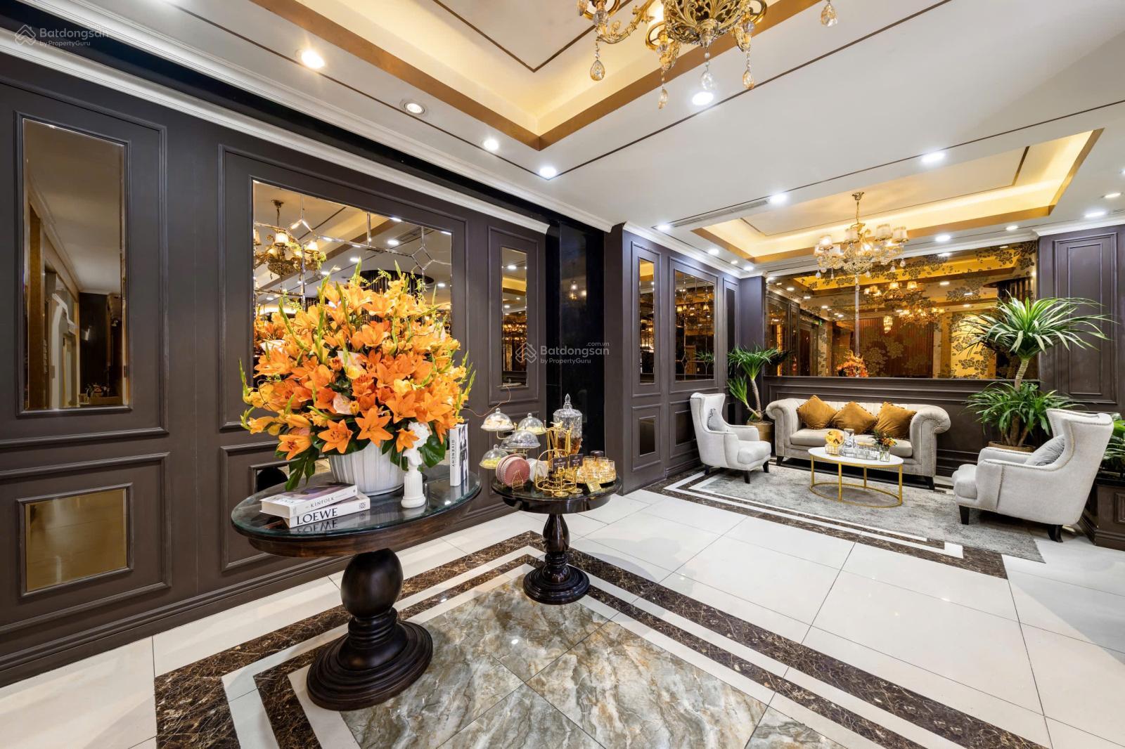 Bán khách sạn mặt phố Nguyễn Trãi, Q1. 24PN, dòng tiền thuê 2,6 tỷ/ năm