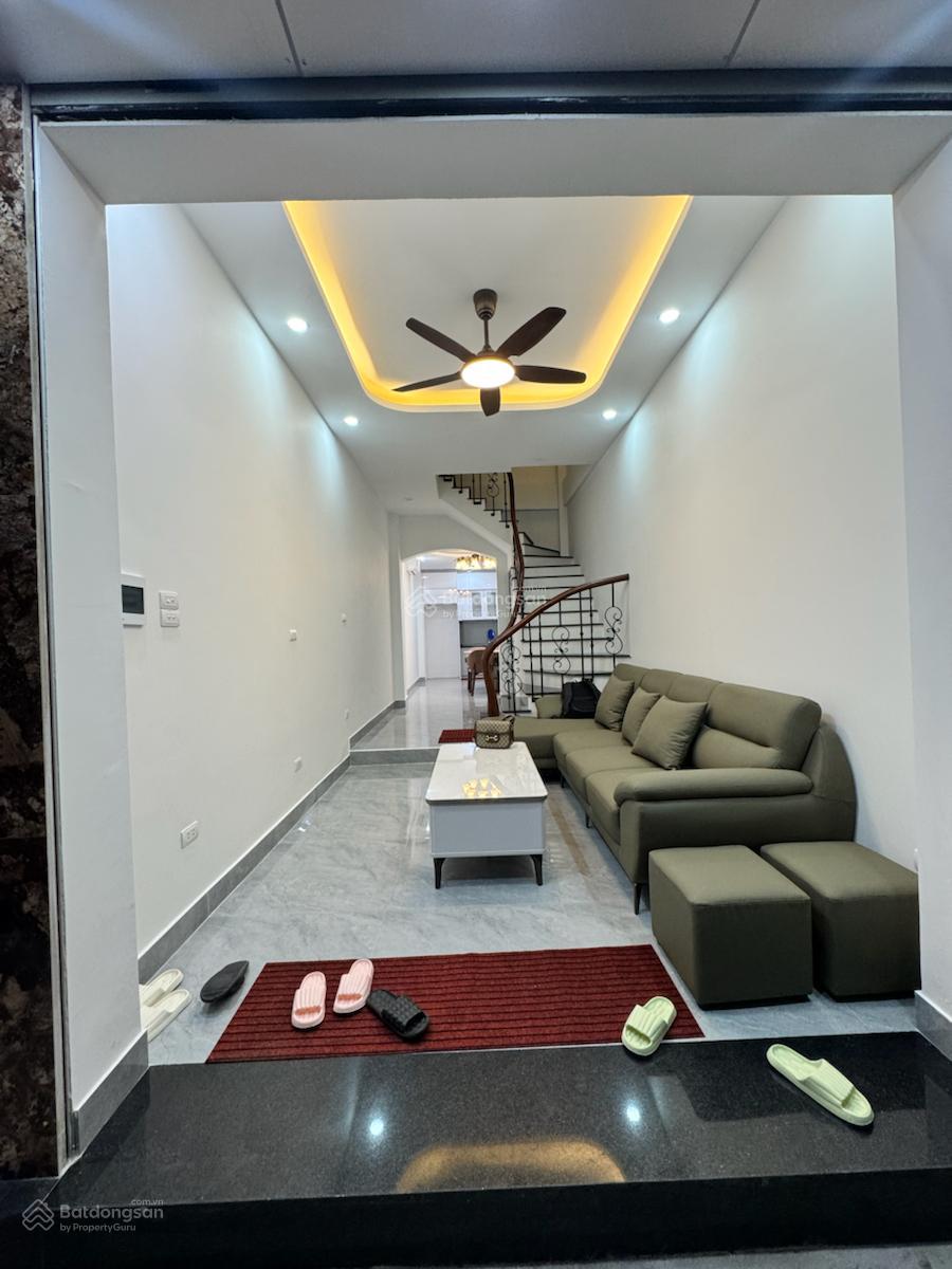 Nhà phố Ngọc Khánh, 10 ra mặt phố oto tránh, dân xây 36m*5T full NT khách về ở ngay đón tết Nhà phố Ngọc Khánh, 10 ra mặt phố oto tránh, dân xây 36m*5T full NT khách về ở ngay đón tết