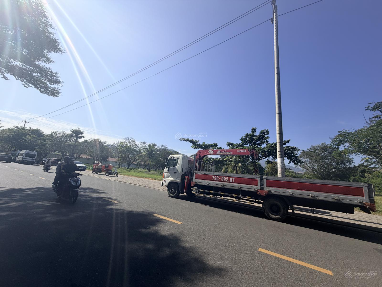 Bán đất KDT Phước Long A mặt tiền đường số 4 Thích Quảng Đức đối diện công viên giá 8,4 tỷ