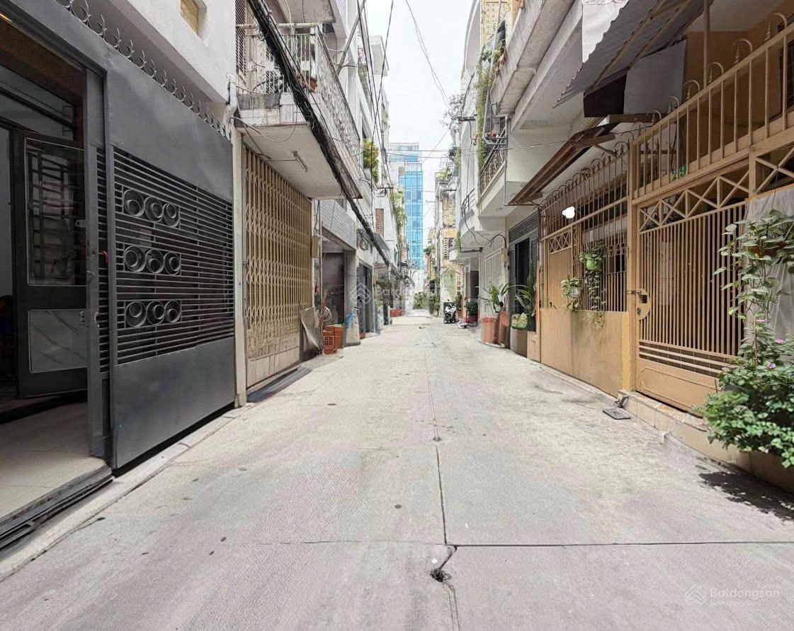 Hẻm thông, xe hơi đến nhà - Nguyễn Đình Chiểu Quận 3 - 37m2, 5 tầng, 7PN.