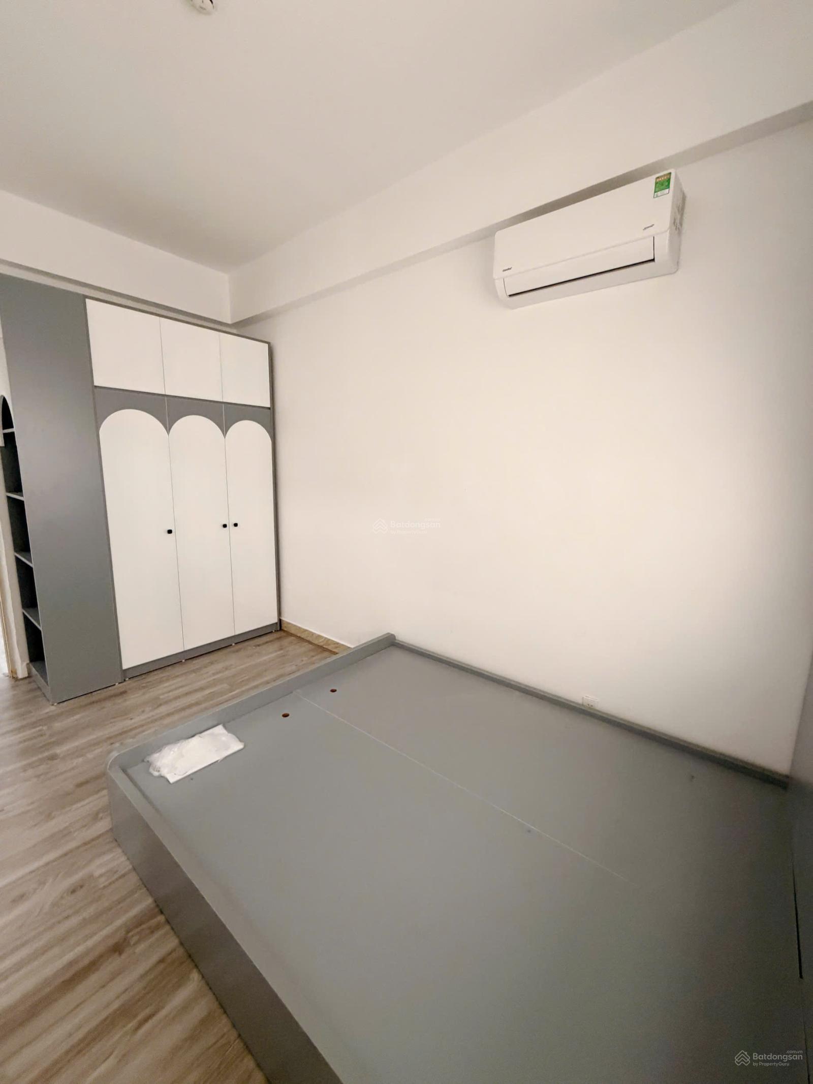 Giảm giá căn hộ Hoàng Quân DT 66m2, 2PN 2WC, nội thất cơ bản, chỉ với 2.4 tỷ