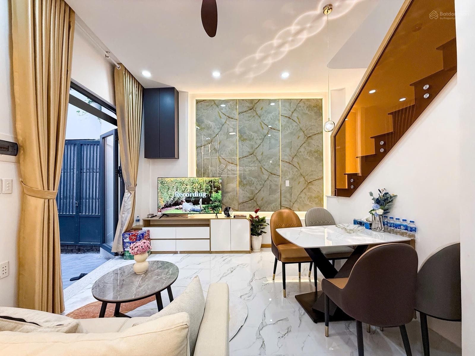 Bán nhà mới 2 lầu nguyễn hữu cảnh tặng nội thất giáp quận1 giá 4.66 tỷ TL Bán nhà mới 2 lầu nguyễn hữu cảnh tặng nội thất giáp quận1 giá 4.66 tỷ TL