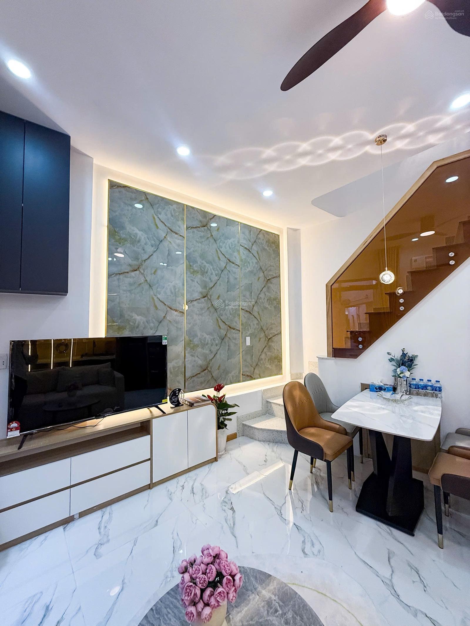 Bán nhà mới 2 lầu nguyễn hữu cảnh tặng nội thất giáp quận1 giá 4.66 tỷ TL Bán nhà mới 2 lầu nguyễn hữu cảnh tặng nội thất giáp quận1 giá 4.66 tỷ TL