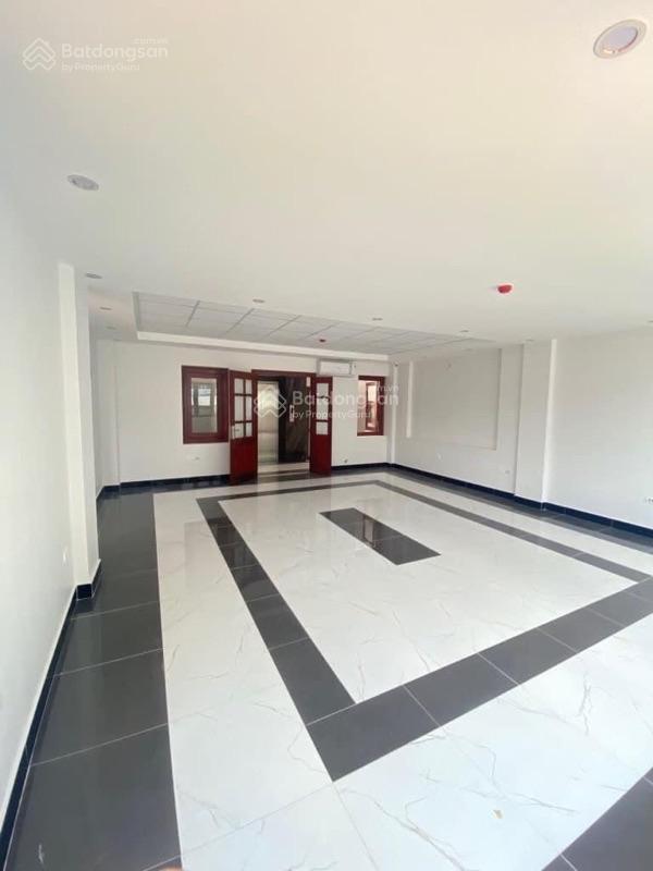 NHÀ EM BÁN CĂN HOÀNG CẦU - PHÂN LÔ - VỈA HÈ - THANG MÁY - THÔNG SÀN - KINH DOANH. DT 65m2. GIÁ 27 T NHÀ EM BÁN CĂN HOÀNG CẦU - PHÂN LÔ - VỈA HÈ - THANG MÁY - THÔNG SÀN - KINH DOANH. DT 65m2. GIÁ 27 T