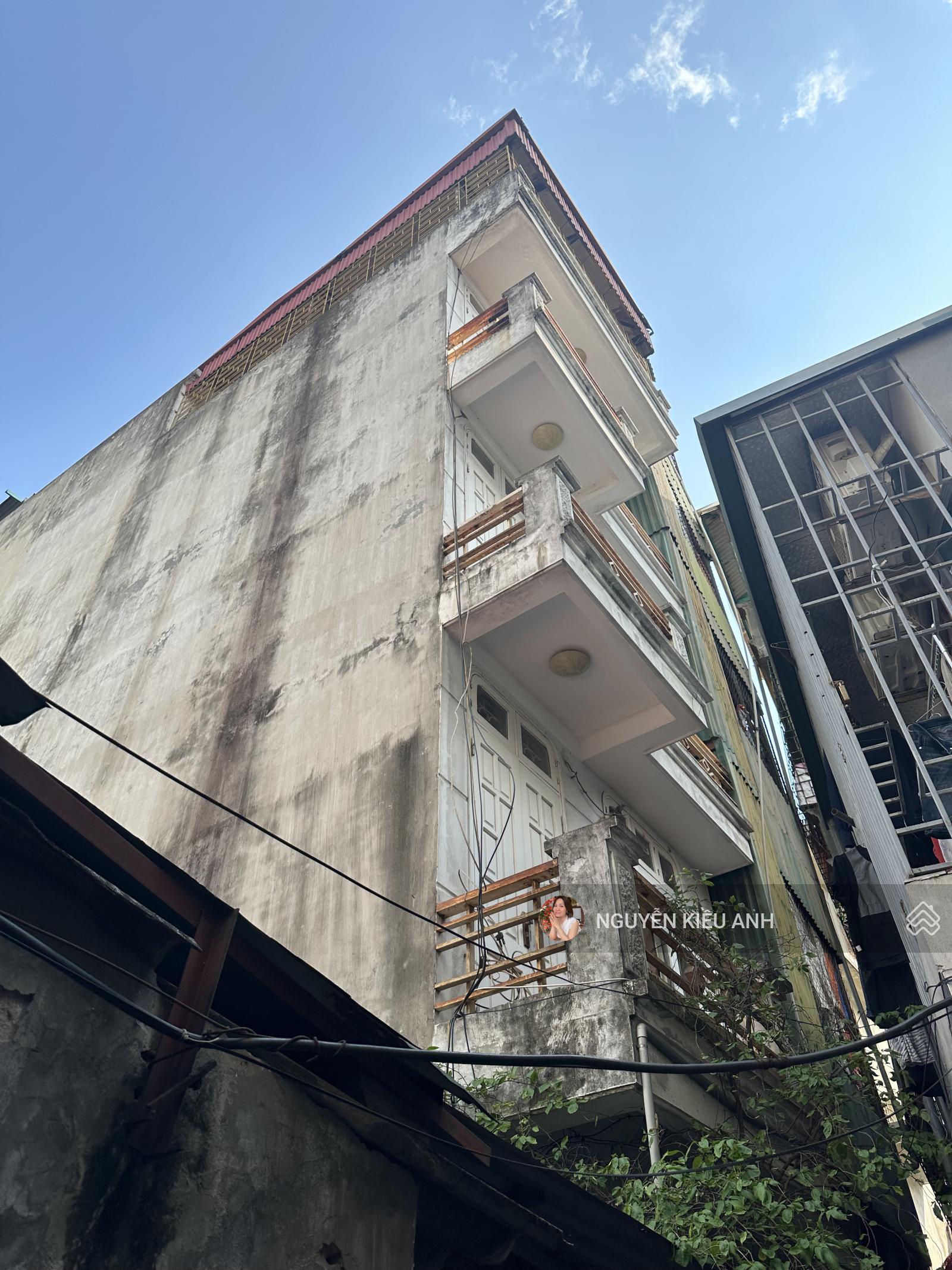 Bán nhà kim ngưu cách ô tô 30 m 59 m -4 T - MT 4m trc nhà SH QUAY ĐẦU , ngõ thông sdcc A4 giá TT