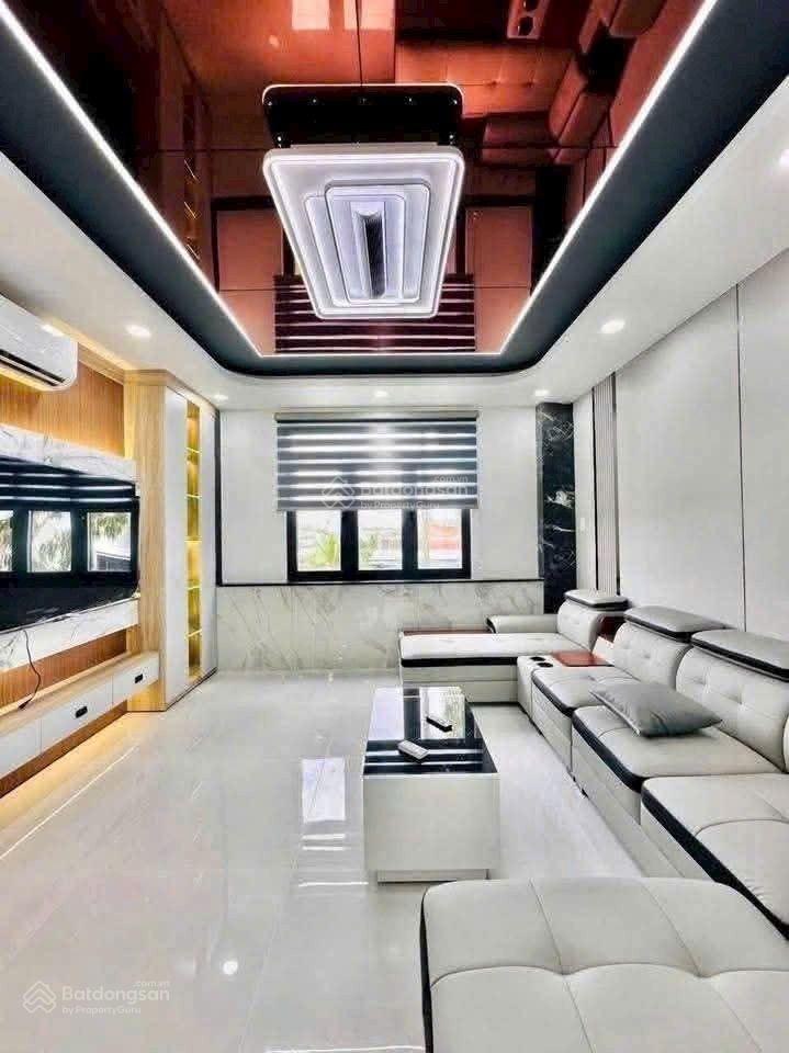 Chủ gửi Bán 3 căn nhà phố sẹc ngắn đường Thạnh Xuân 25, P.Thới An mới Q12
- DT: Ngang 4M, Dài 15