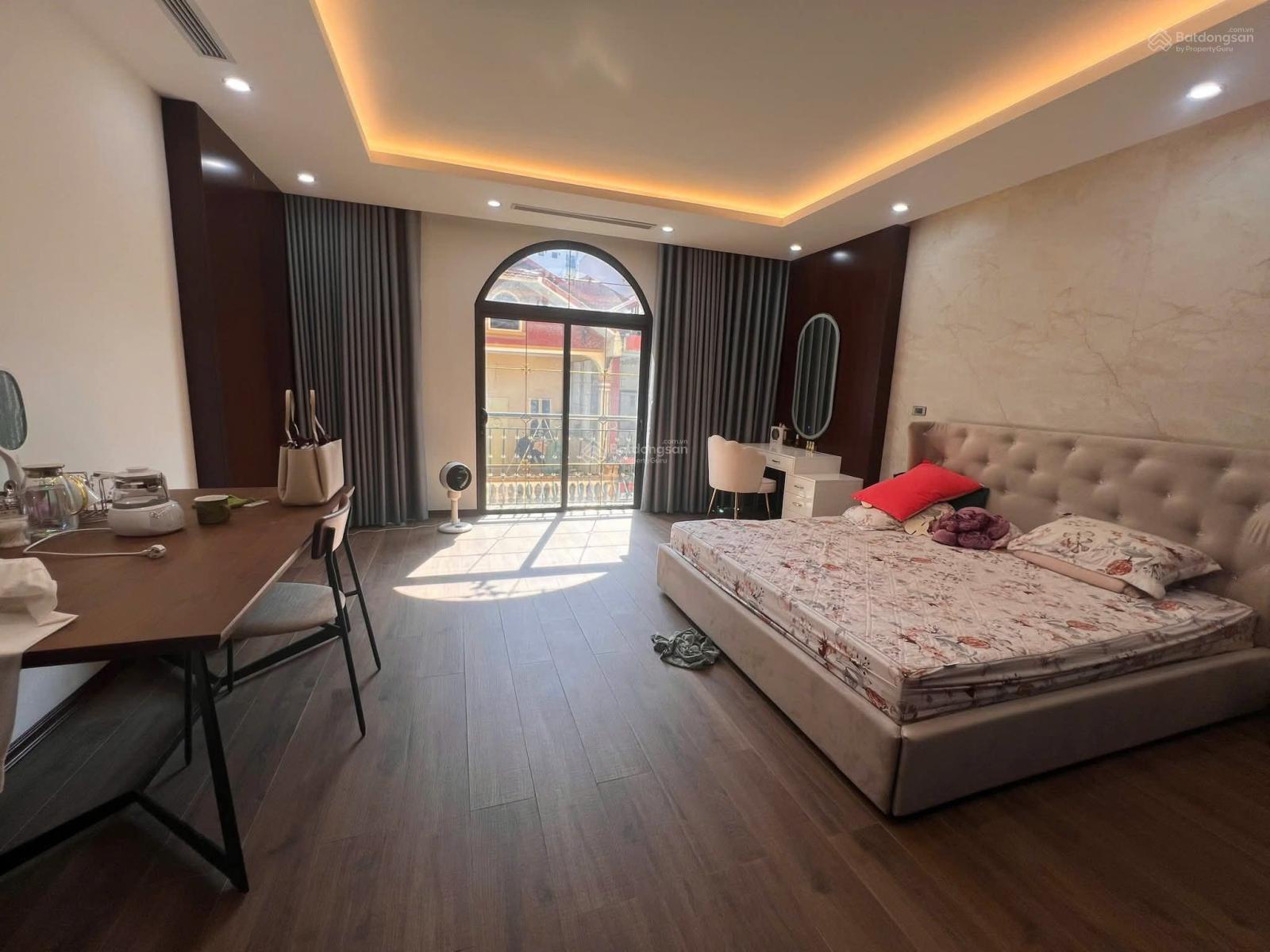 TÒA VP PHÂN LÔ TRUNG KÍNH, CẦU GIẤY, Ô TÔ TRÁNH: 69M - 7 TẦNG THANG MÁY, THÔNG SÀN, GIÁ 39,5 TỶ