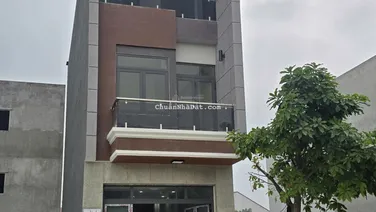 Bán gấp căn nhà full nội thất giá rẻ hơn xung quanh 300tr gần chợ, cách ngã 6 an Phú 1km