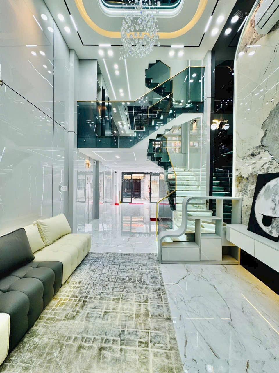 Nhà đẹp xây mới - xe hơi ngủ trong nhà - Nguyễn Oanh P6 Gò Vấp