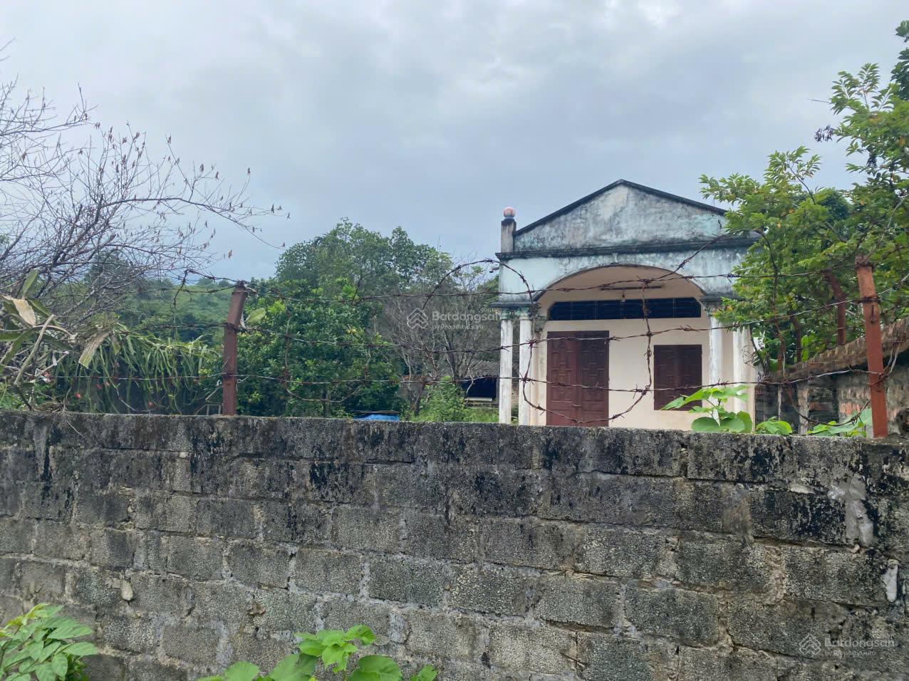 Mảnh đất sẵn nhà nằm trong quần thể nghỉ dưỡng Vân Hòa, nhiều villa, homestay, cách TT Hà Nội 40km