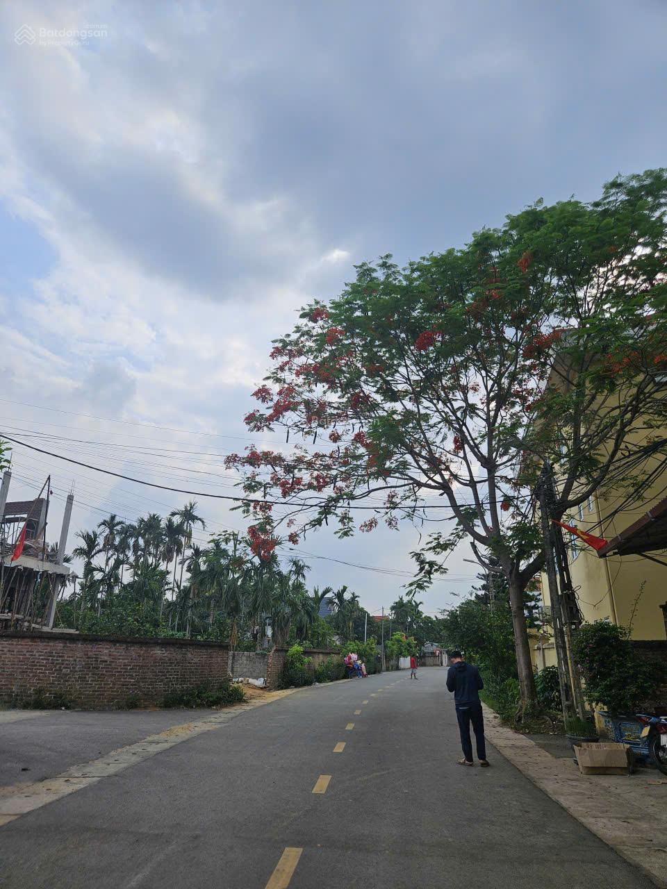 Đất mặt đường nhựa sẵn nhà kiên cố tại TT xã Minh Quang, sát trường mầm non chợ bệnh viện trường C2