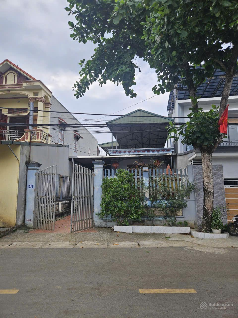 Đất mặt đường nhựa sẵn nhà kiên cố tại TT xã Minh Quang, sát trường mầm non chợ bệnh viện trường C2