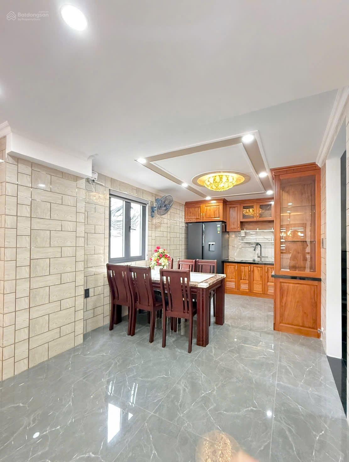 Nhà mới đẹp 4 lầu sát mặt tiền Cầm Bá Thước P7 Phú Nhuận