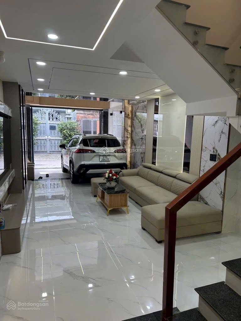 Nhà đẹp xinh 4 tầng ở ngay, xe hơi ngủ trong nhà, hẻm ô tô 6m thông, ngay sát công viên làng hoa Nhà đẹp xinh 4 tầng ở ngay, xe hơi ngủ trong nhà, hẻm ô tô 6m thông, ngay sát công viên làng hoa