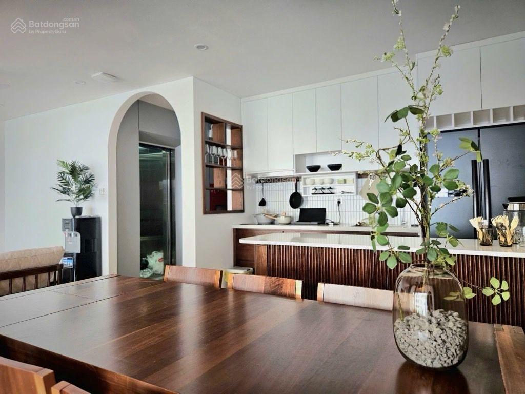 Bán tòa nhà 9 tầng Ba Đình cạnh đại sứ quán, Lotte Liễu Giai dòng tiền 4.56 tỷ/năm