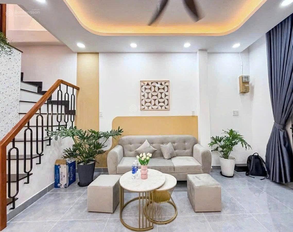 Giảm sâu, chỉ hơn 4 tỷ - Nhà đẹp Phú Nhuận - 4 tầng, 3 PN, 4WC.