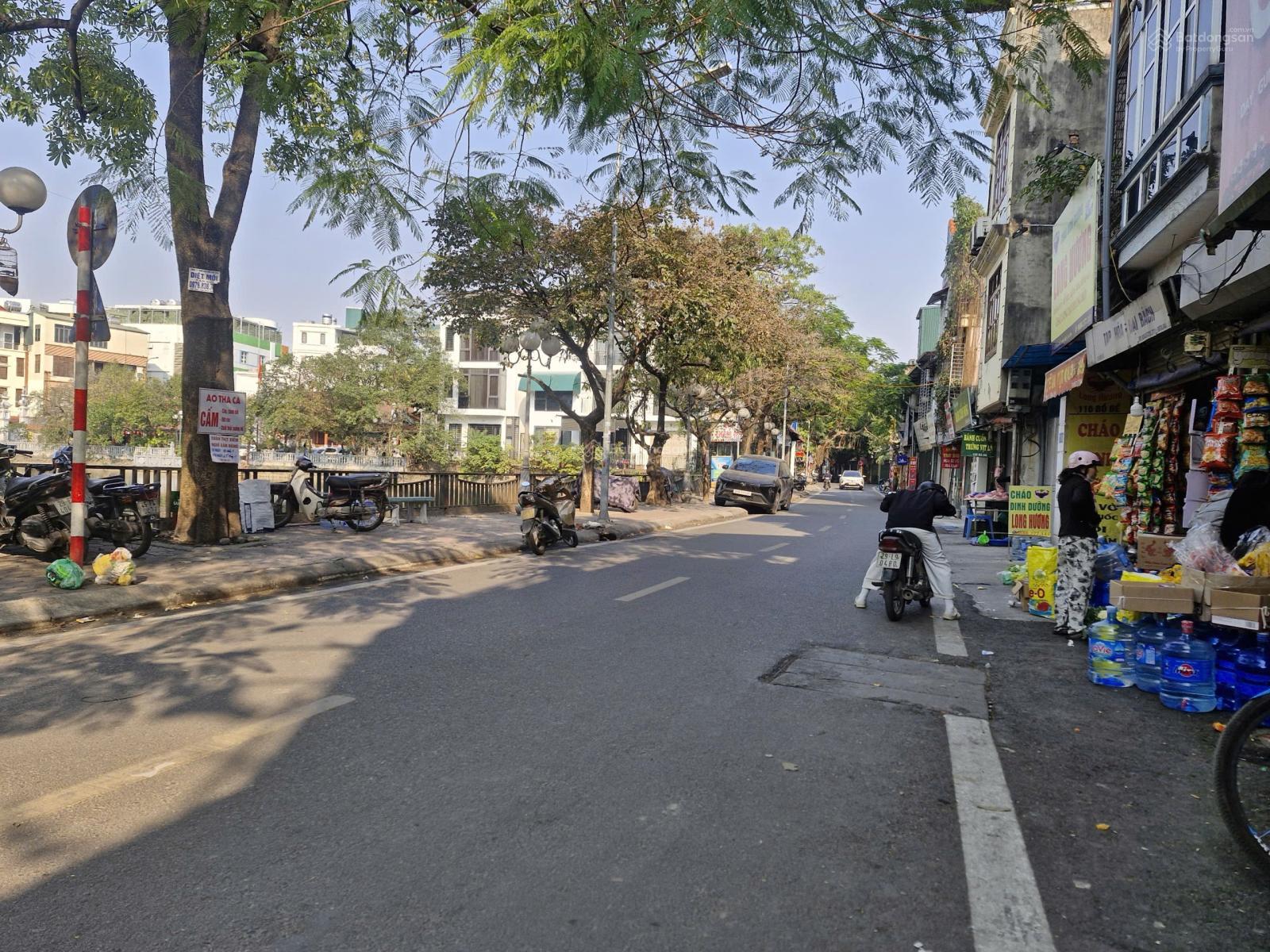 Bán đất Lâm Du, Bồ Đề, 117m2, MT 7.7m, giá 30.7 tỷ, lô góc, ô tô tránh gần hồ kinh doanh đắc địa