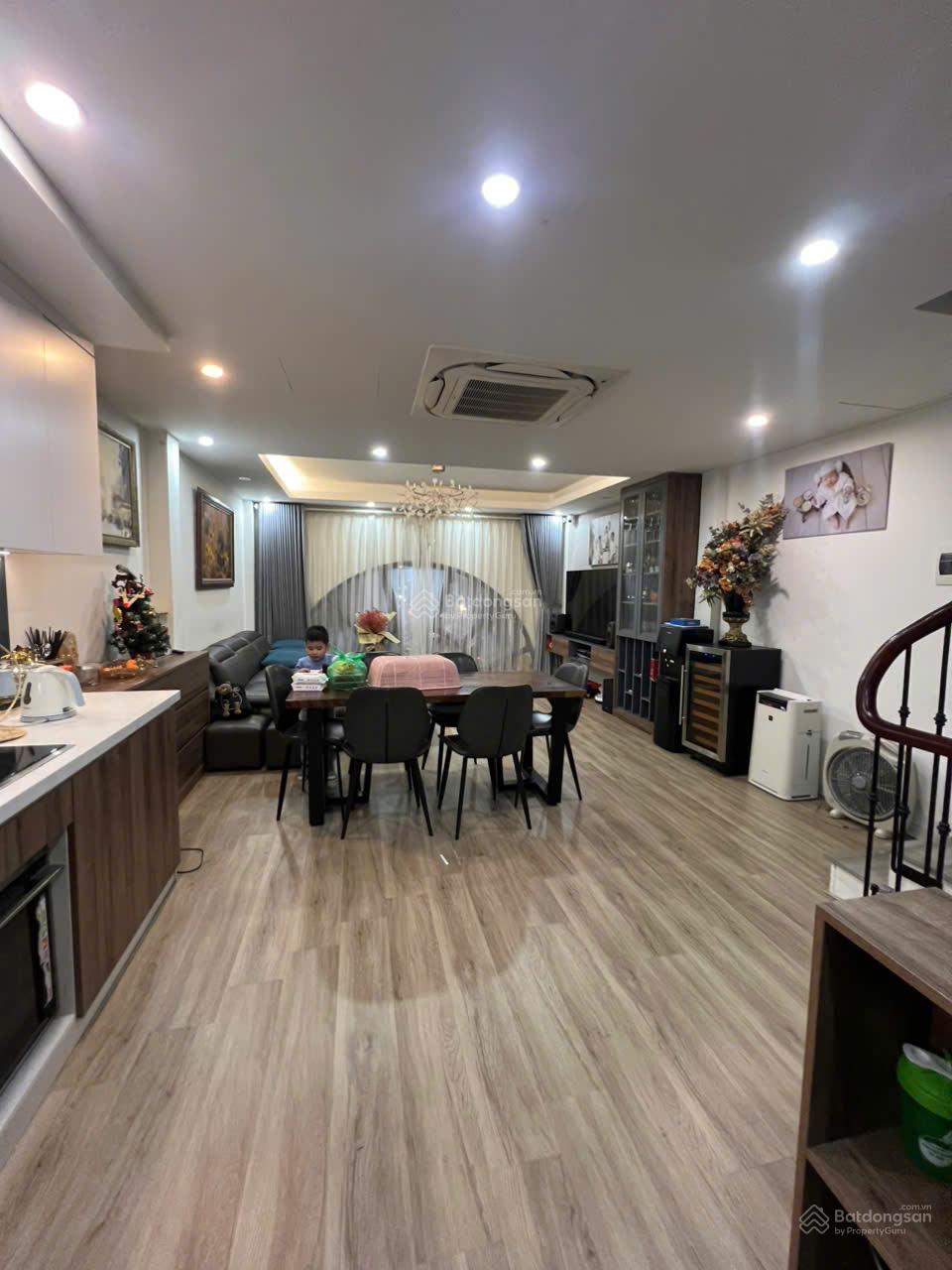 Mặt Phố Hàng Than 6 Tầng Mặt Tiền 5M 31 Tỷ Nhà Đẹp Vỉa Hè Rộng SDCC