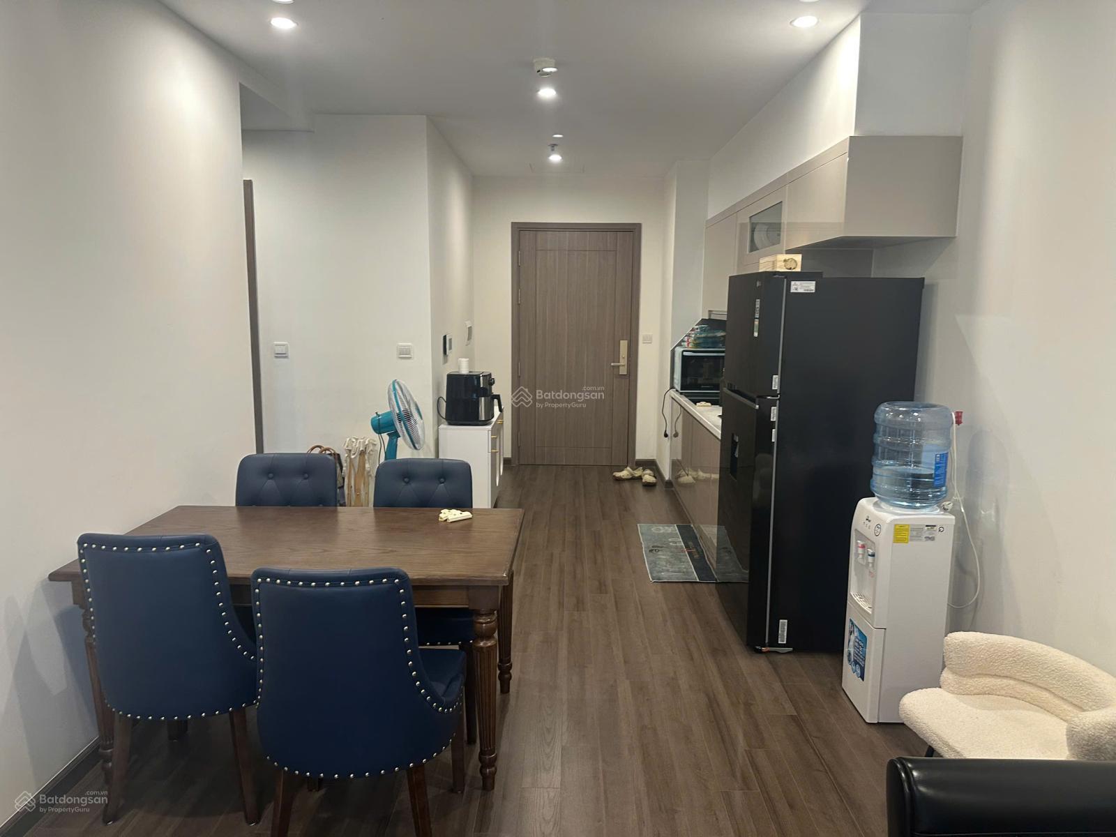 Cho thuê căn hộ view đẹp Vinhome Symphony. 2 ngủ 2 wc. full nội thất. Giá rẻ chỉ 14 triệu