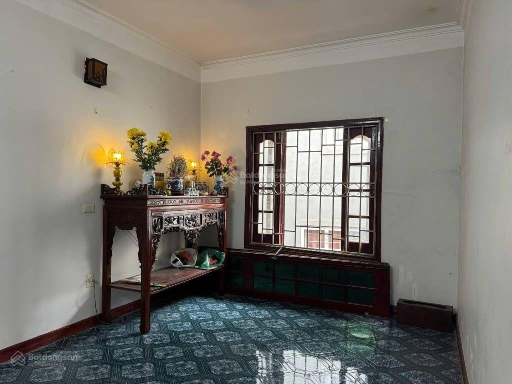 NHÀ PHỐ YÊN LẠC -QUẬN HAI BÀ TRƯNG -CÁCH PHỐ 20 M -DT-60 m2-3 TẦNG -SỔ VUÔNG