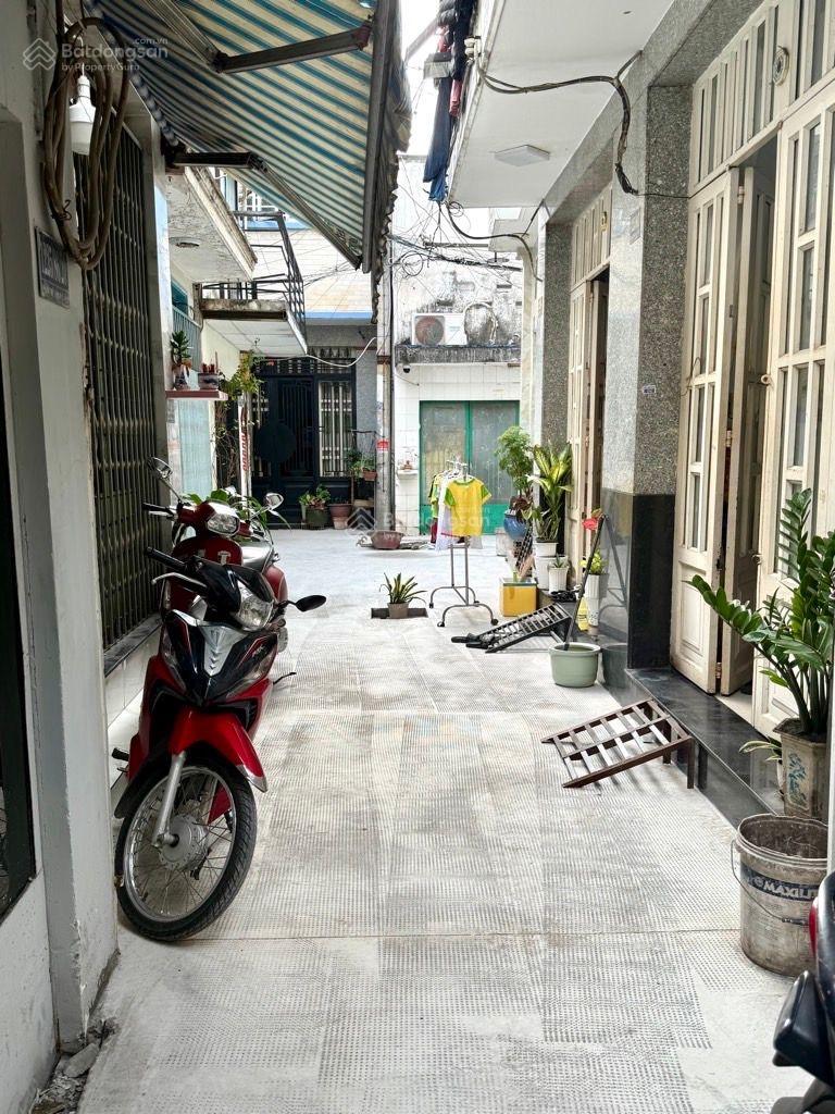 Nhà nát diện tích đẹp - nở hậu - Phạm Thế Hiển - khu vực xây 4 tầng - 70m2 - giá 4.99 tỷ