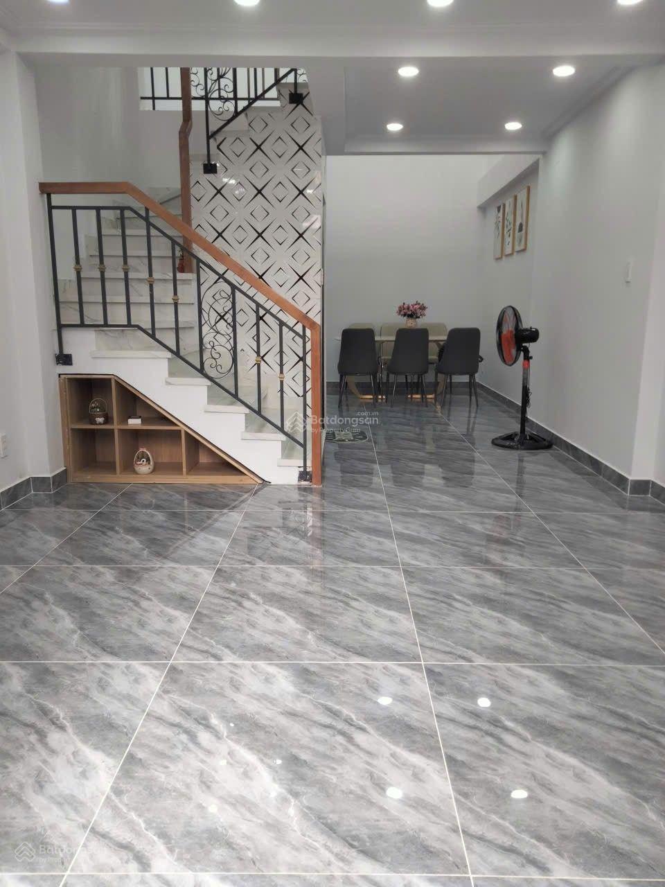 Nhà mới đẹp 4 P. Ngủ full nội thất view sông cực hiếm. Ở ngay gần đại học Văn Lang - Gò Vấp