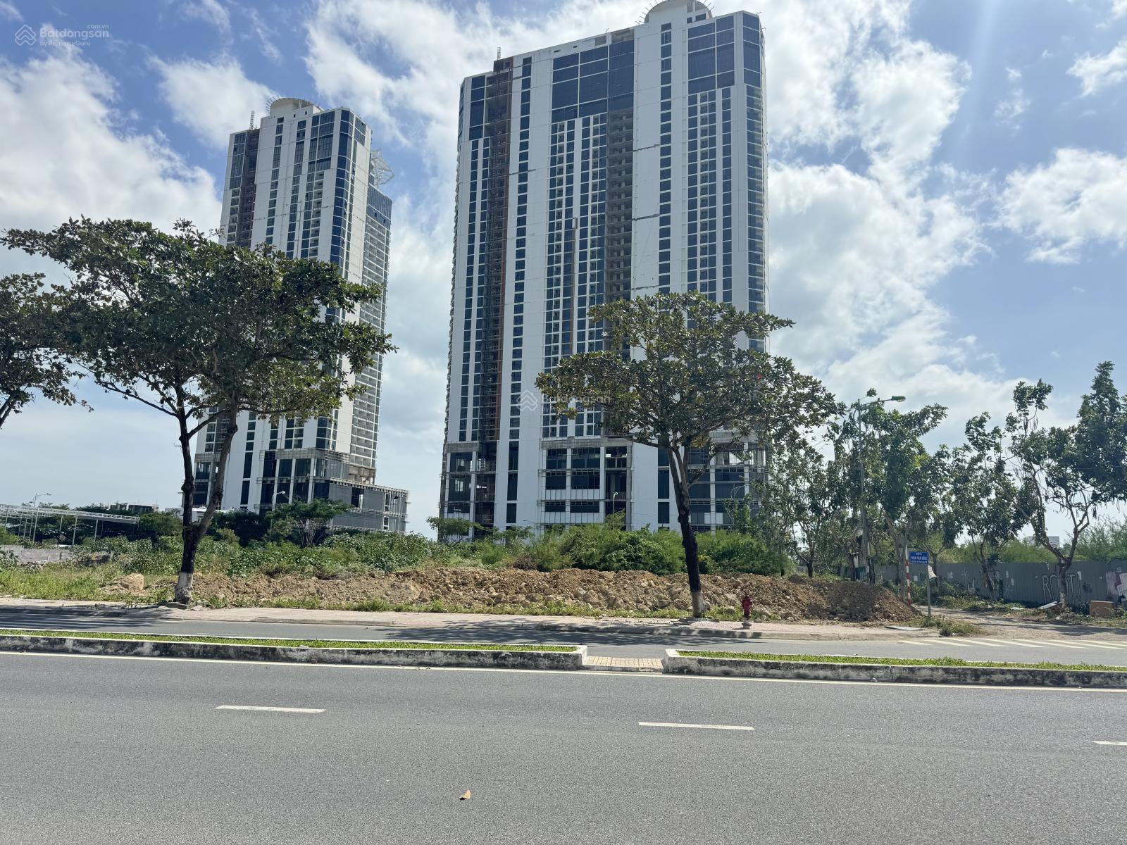 Bán Lô Góc 2 Mặt Tiền Phạm Văn Đồng Vị Trí Phù Hợp Xây Căn Hộ View Biển - Bắc Nha Trang