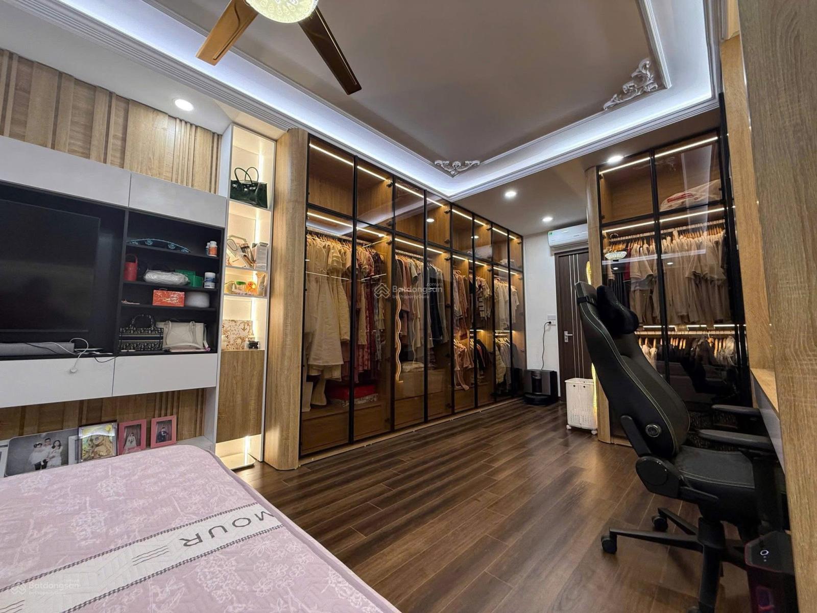 SIÊU PHẨM PHỐ HỒ TÙNG MẬU -Ô TÔ VÀO NHÀ THANG MÁY 7 TẦNG -FULL NỘI THẤT- 44m Giá 17.2 TỶ SIÊU PHẨM PHỐ HỒ TÙNG MẬU -Ô TÔ VÀO NHÀ THANG MÁY 7 TẦNG -FULL NỘI THẤT- 44m Giá 17.2 TỶ