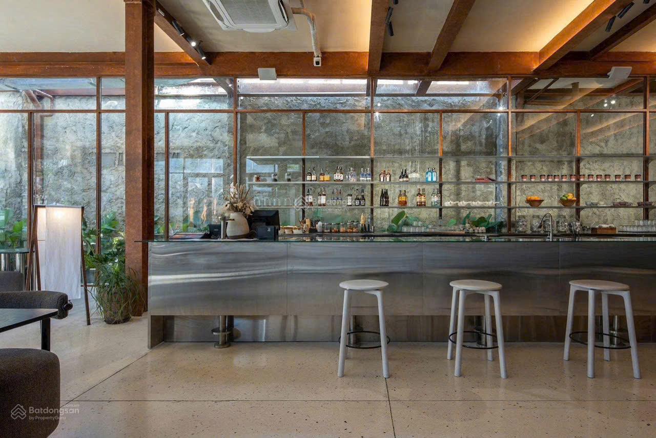 Nhà mới Mặt Tiền Nguyễn Huệ Quận 1 diện tích 10x25m, trệt lầu