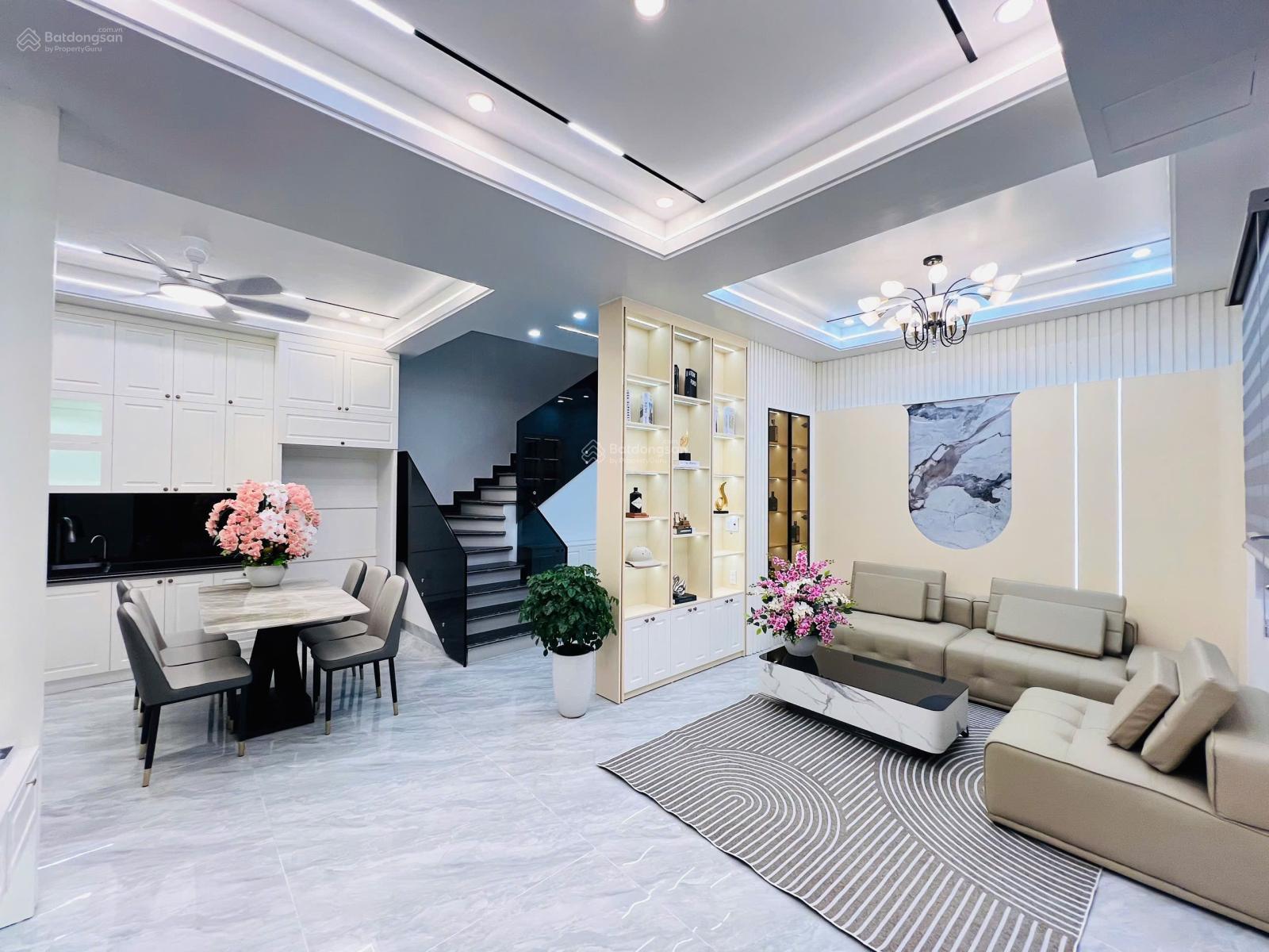 Siêu phẩm Villa chỉ sau 1 nhà mặt đường Full Nội Thất Khách Chỉ Việc Xách Vali Về Ở
Vị