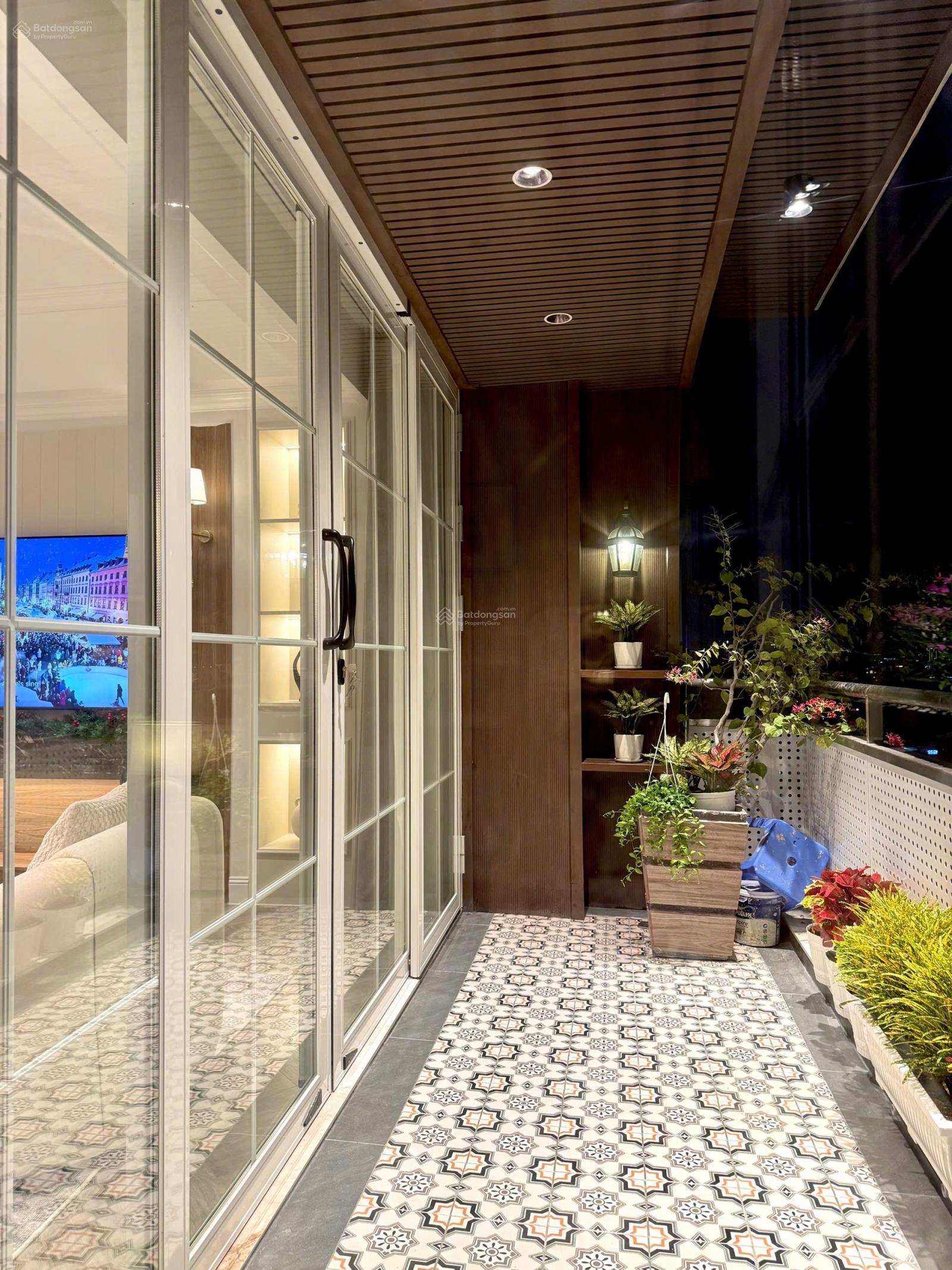 Cần bán gấp Mỹ Đức đường Nguyễn Đức Cảnh PMH Q7, 110m2, 3PN, 2WC, phong cách bán cổ điển nhà đẹp