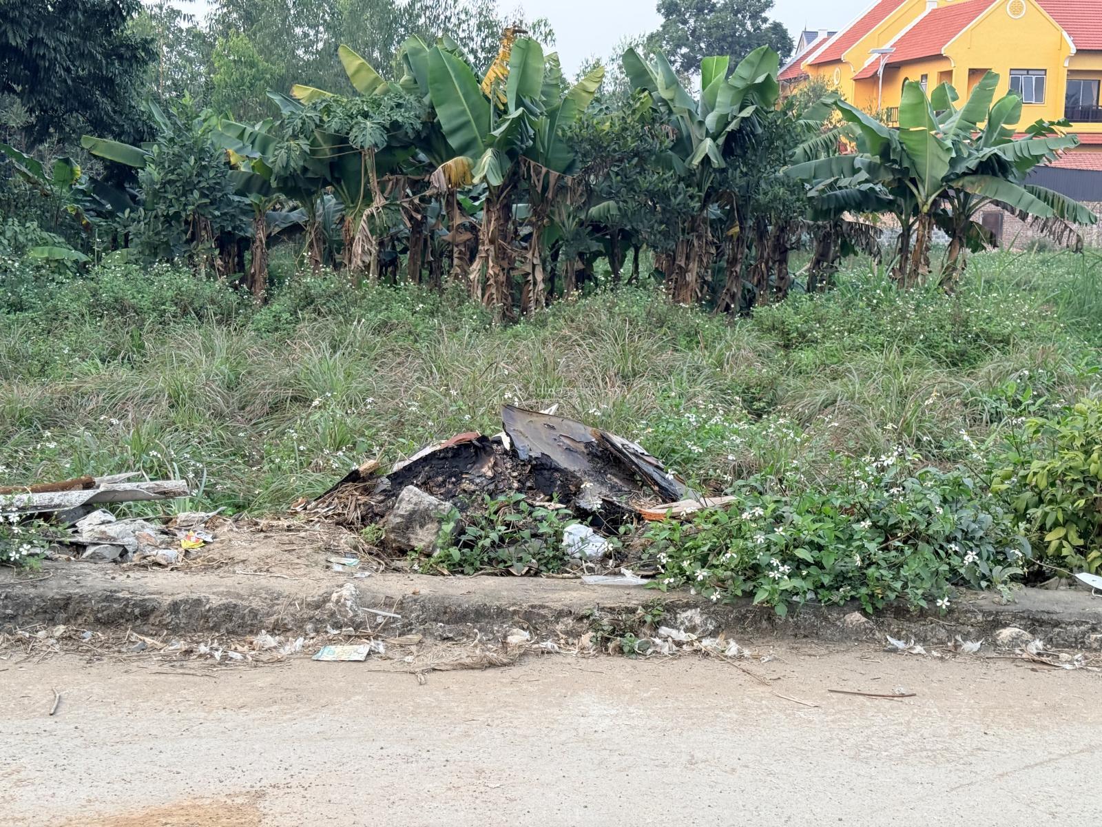 Quỹ đất vàng (hiếm) 2604,8m2 thổ cư 400m2 mặt tiền 36,37m giá chỉ 15.1 triệu/m2 ngõ thông oto tránh Quỹ đất vàng (hiếm) 2604,8m2 thổ cư 400m2 mặt tiền 36,37m giá chỉ 15.1 triệu/m2 ngõ thông oto tránh