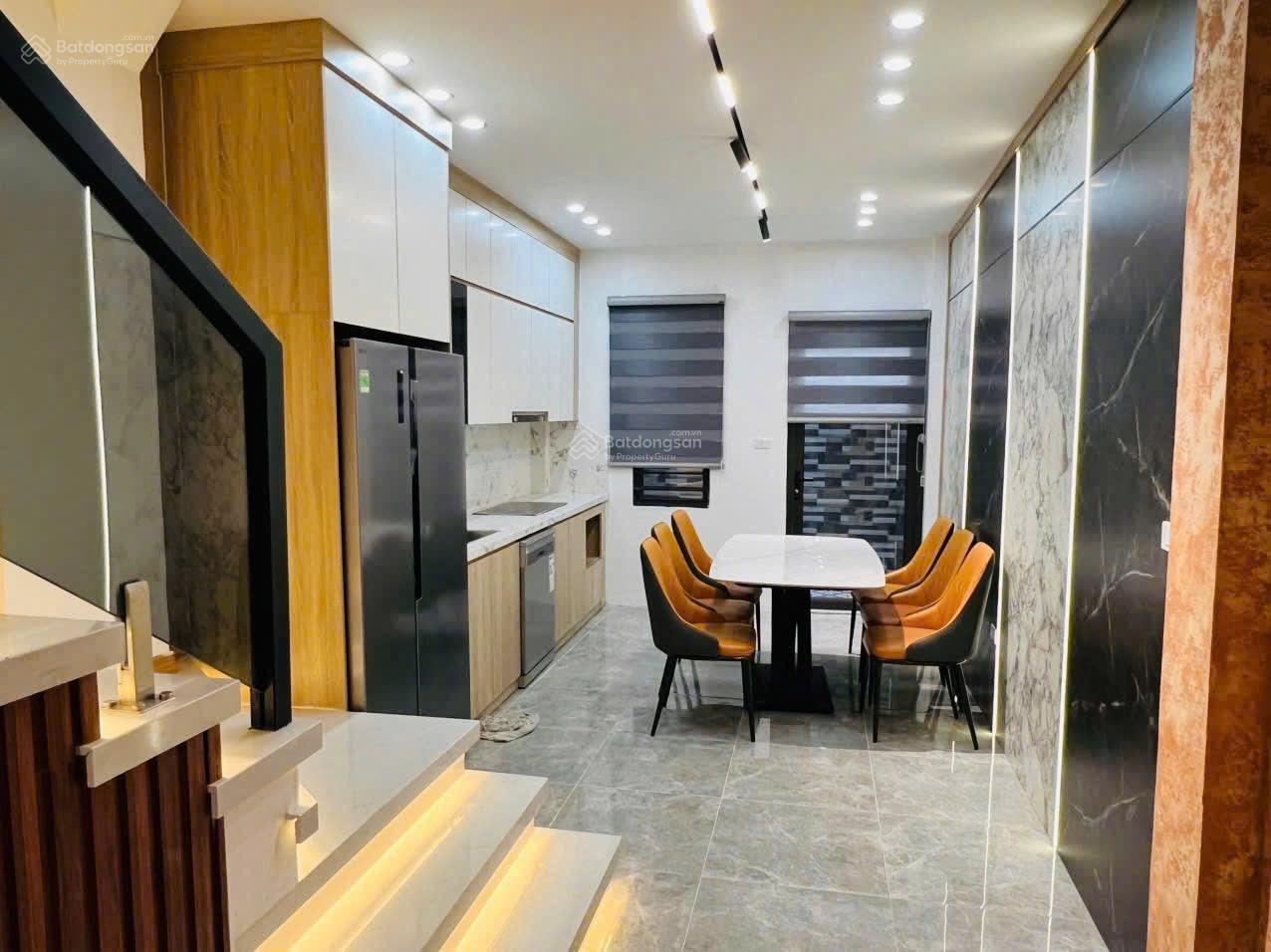 Bán nhà Ngọc Thuỵ, mới tinh 47m2 4tầng - full nội thất ô tô đậu cửa hàng xóm mipec giá nhỉnh 7tỷ