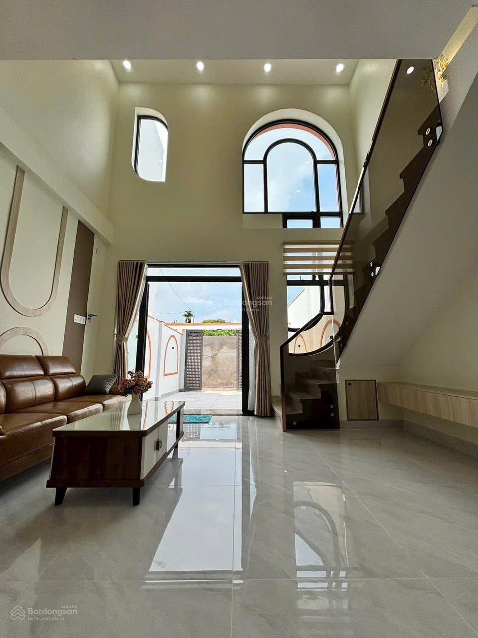 Siêu vị trí-hẻm ô tô đường Đoàn Thị Nghiệp, P5, Mỹ Tho. DT: 5x18 có 2PN 2WC hướng TN. Giá 2,3 tỷ TL